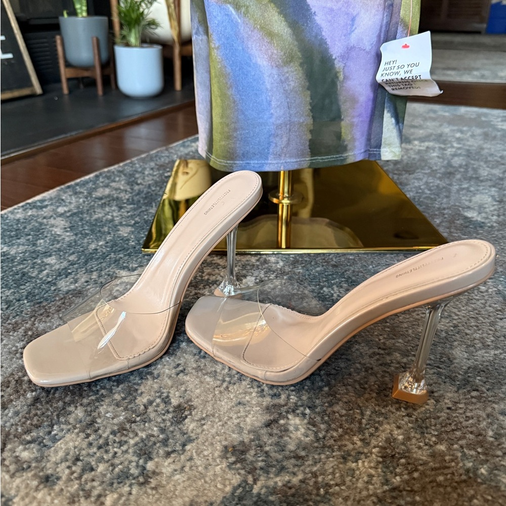 PrettyLittleThing Nude Clear Cake
Stand Heel Mule Sandals - Picture 6 of 16